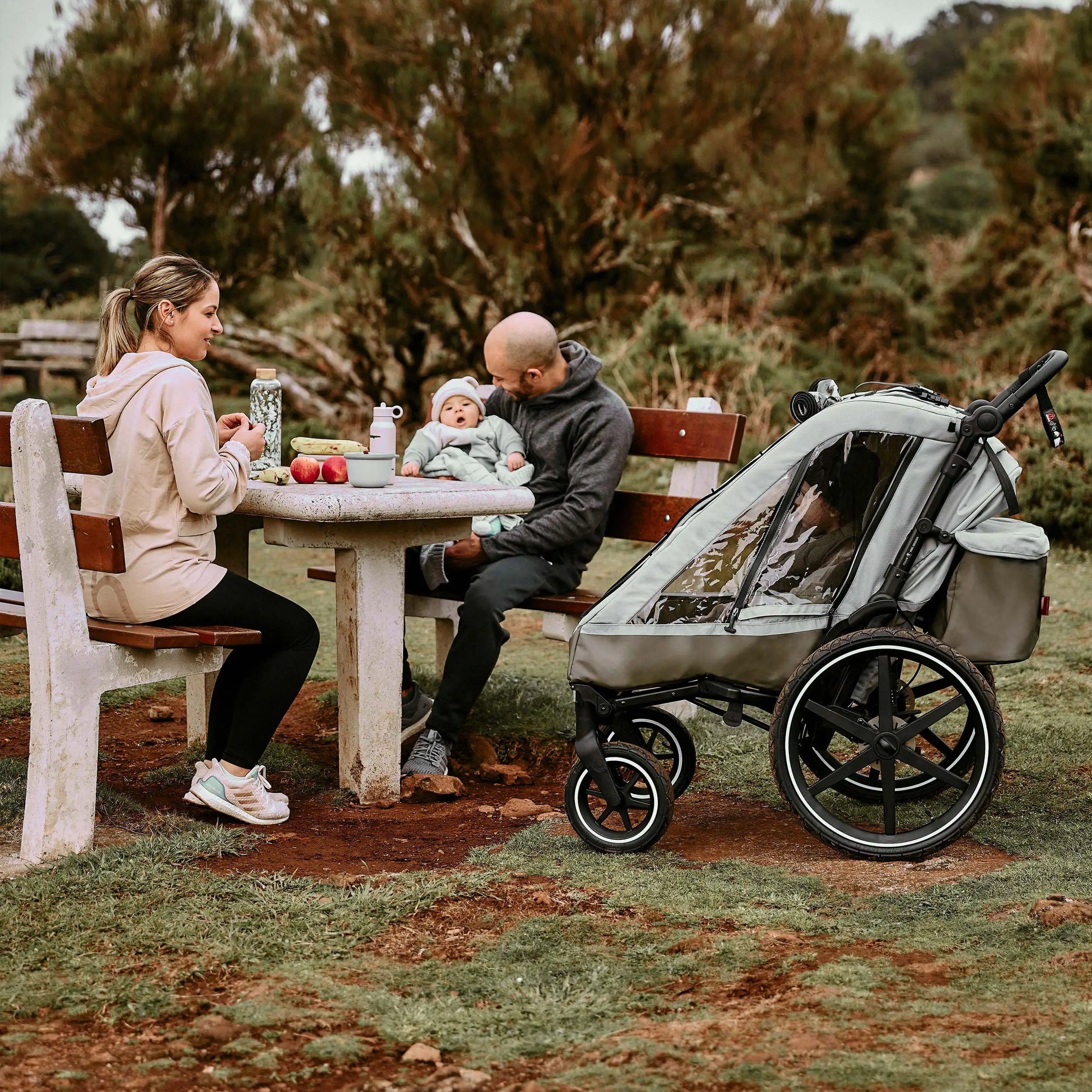 Remorque à vélo Tour 2 avec 2 sièges confortables et roues gonflables - Olive