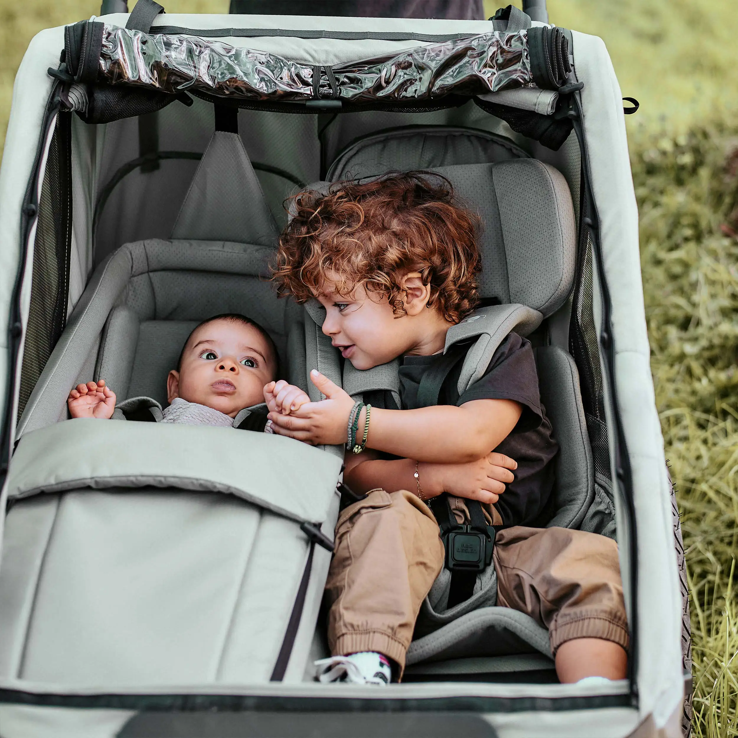 Remorque à vélo Tour 2 avec 2 sièges confortables et roues gonflables - Olive