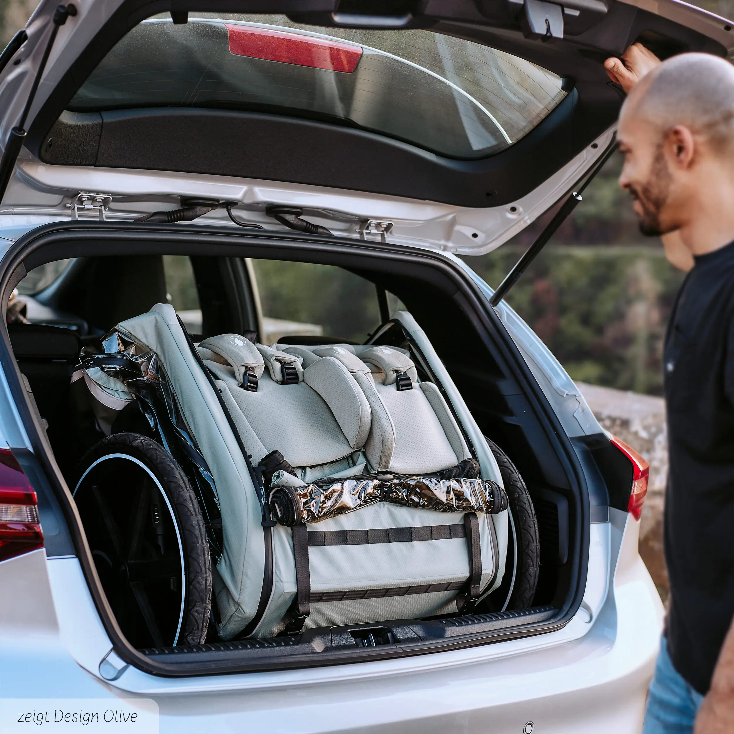 Remorque à vélo Tour 2 avec 2 sièges confortables et roues gonflables - Falcon