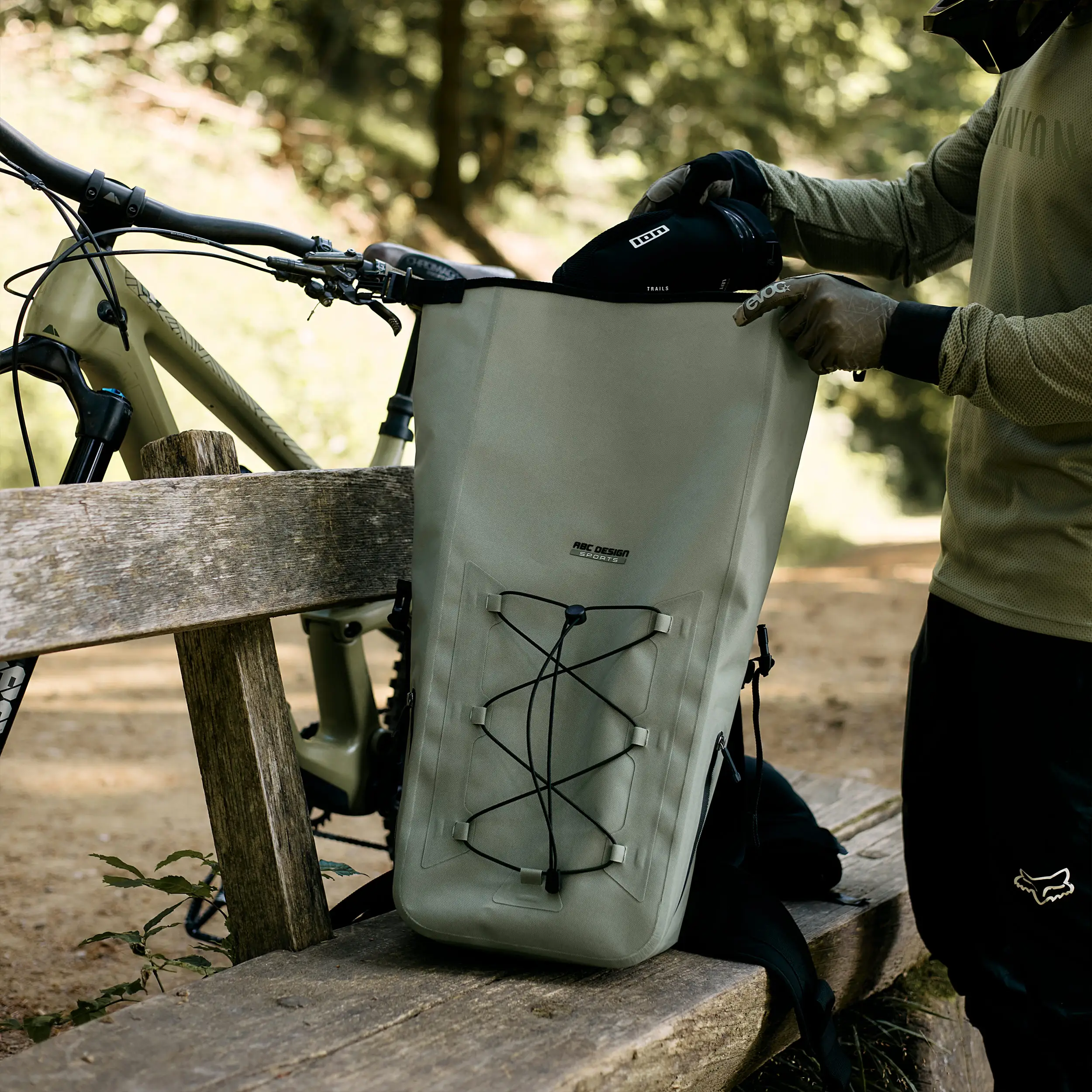 Sac à dos Premium Outdoor Lausanne 20L pour la ville et la nature - Pine