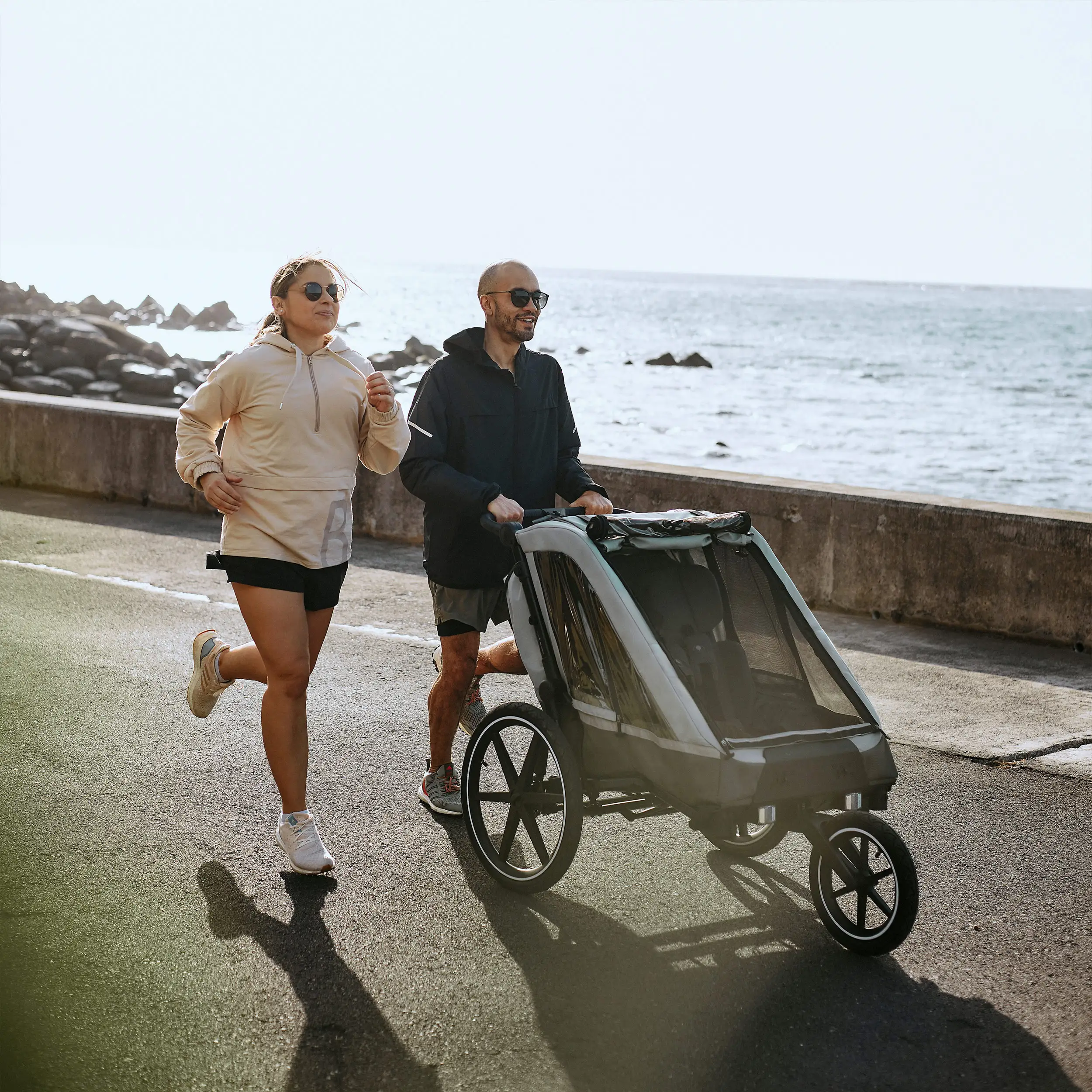 Remorque à vélo Tour 2 avec 2 sièges confortables et roues gonflables - Olive
